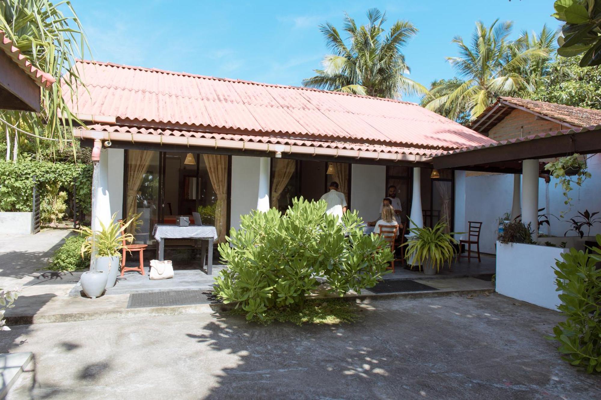 Yes Beach House Mirissa Exterior foto