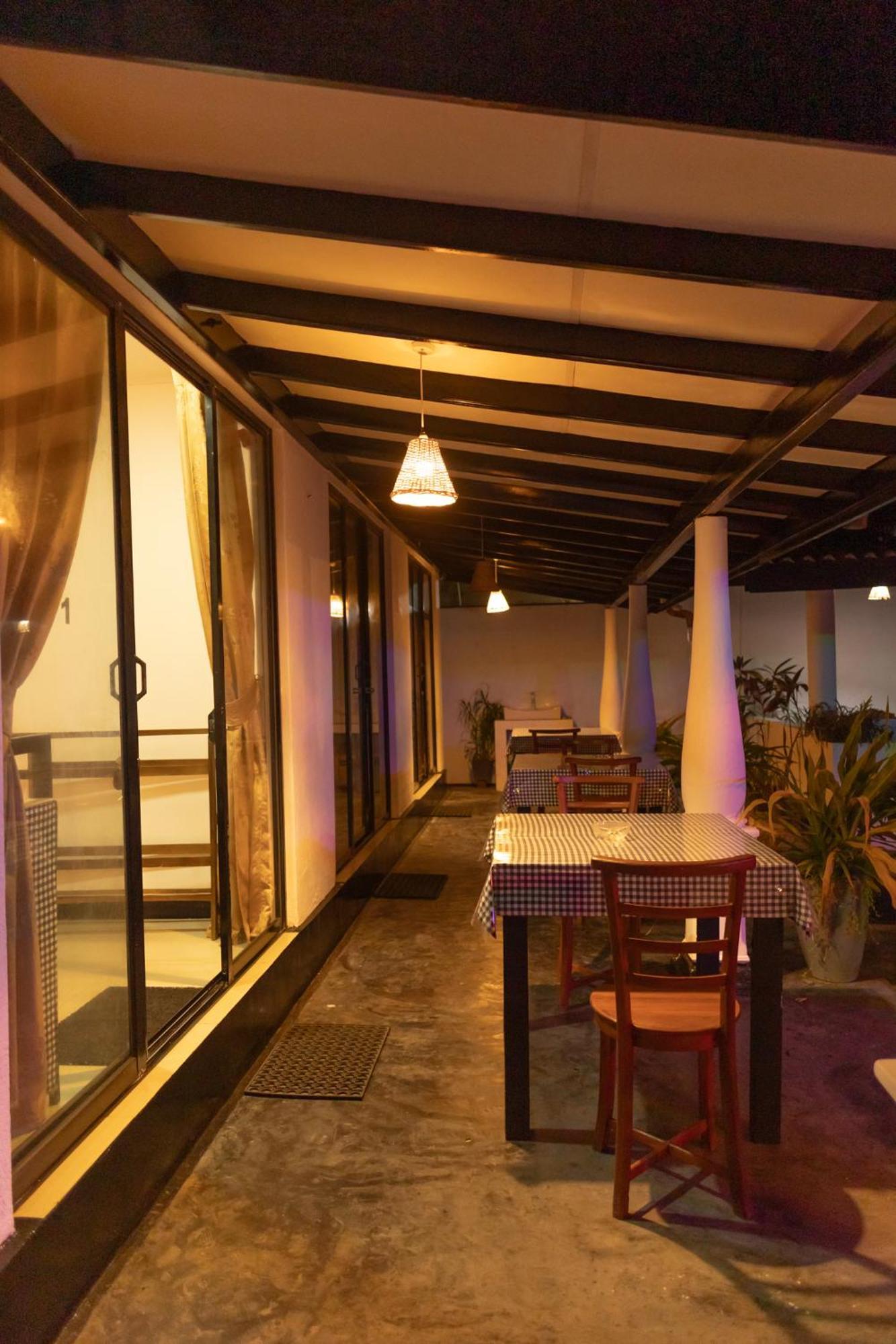 Yes Beach House Mirissa Exterior foto